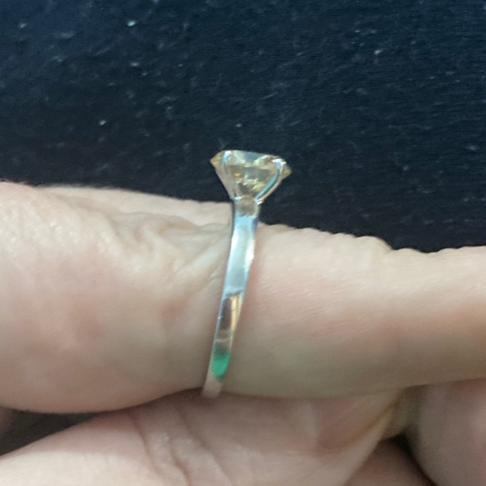 Gorgeous 2.16CT Canary Yellow Moissanite Diamond Solitaire Ring Size 7 - Picture 5 of 6